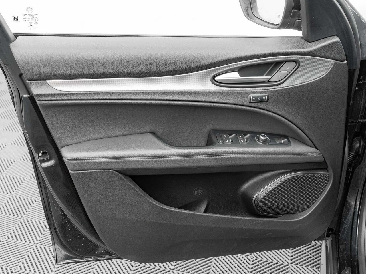 Alfa Romeo Stelvio - Zdjęcie 11