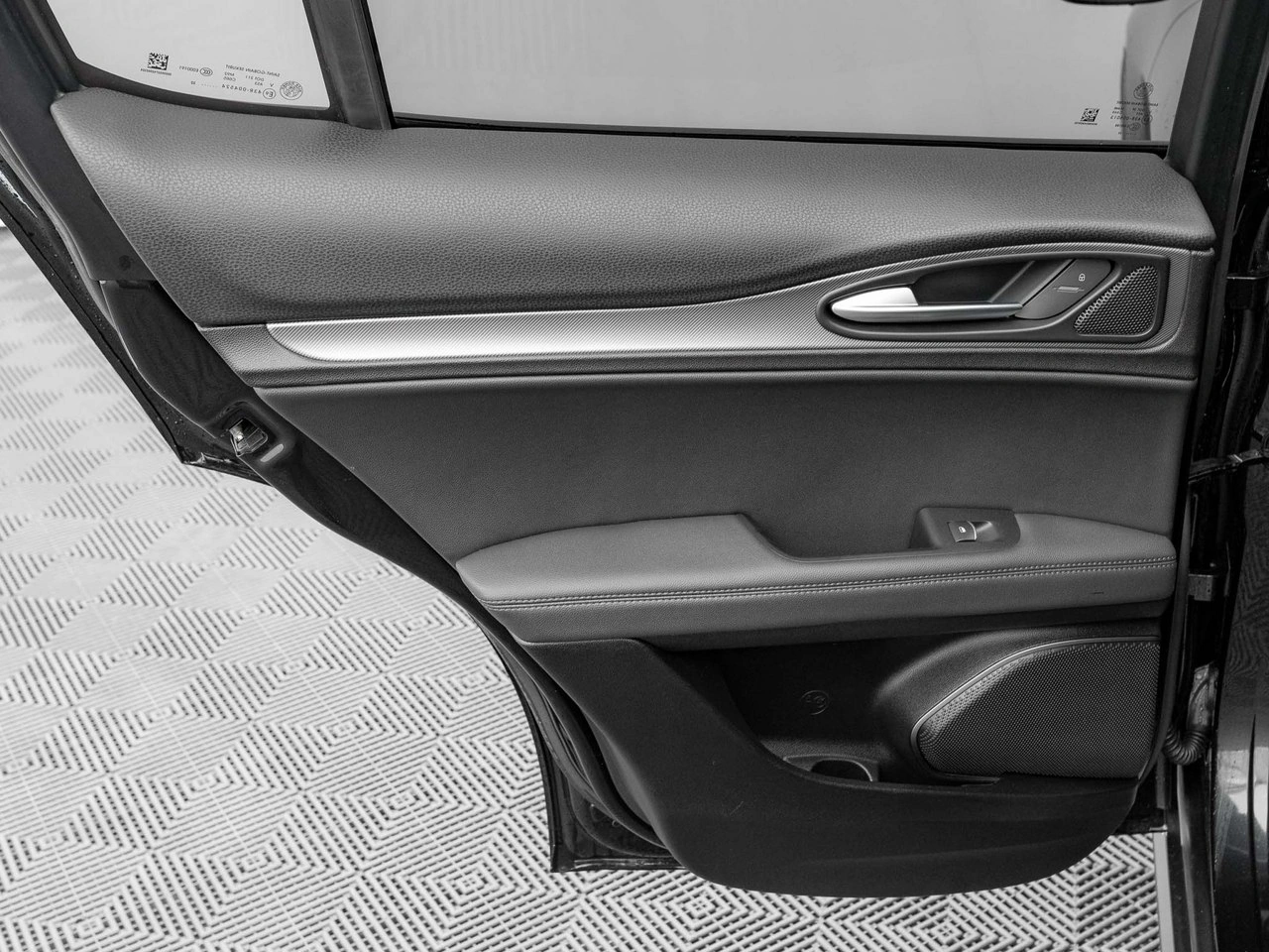 Alfa Romeo Stelvio - Zdjęcie 25