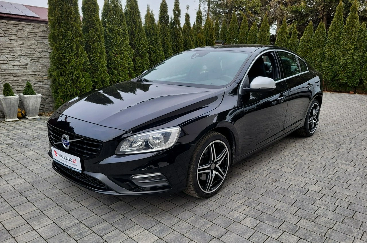 Volvo S60 - Główne zdjęcie