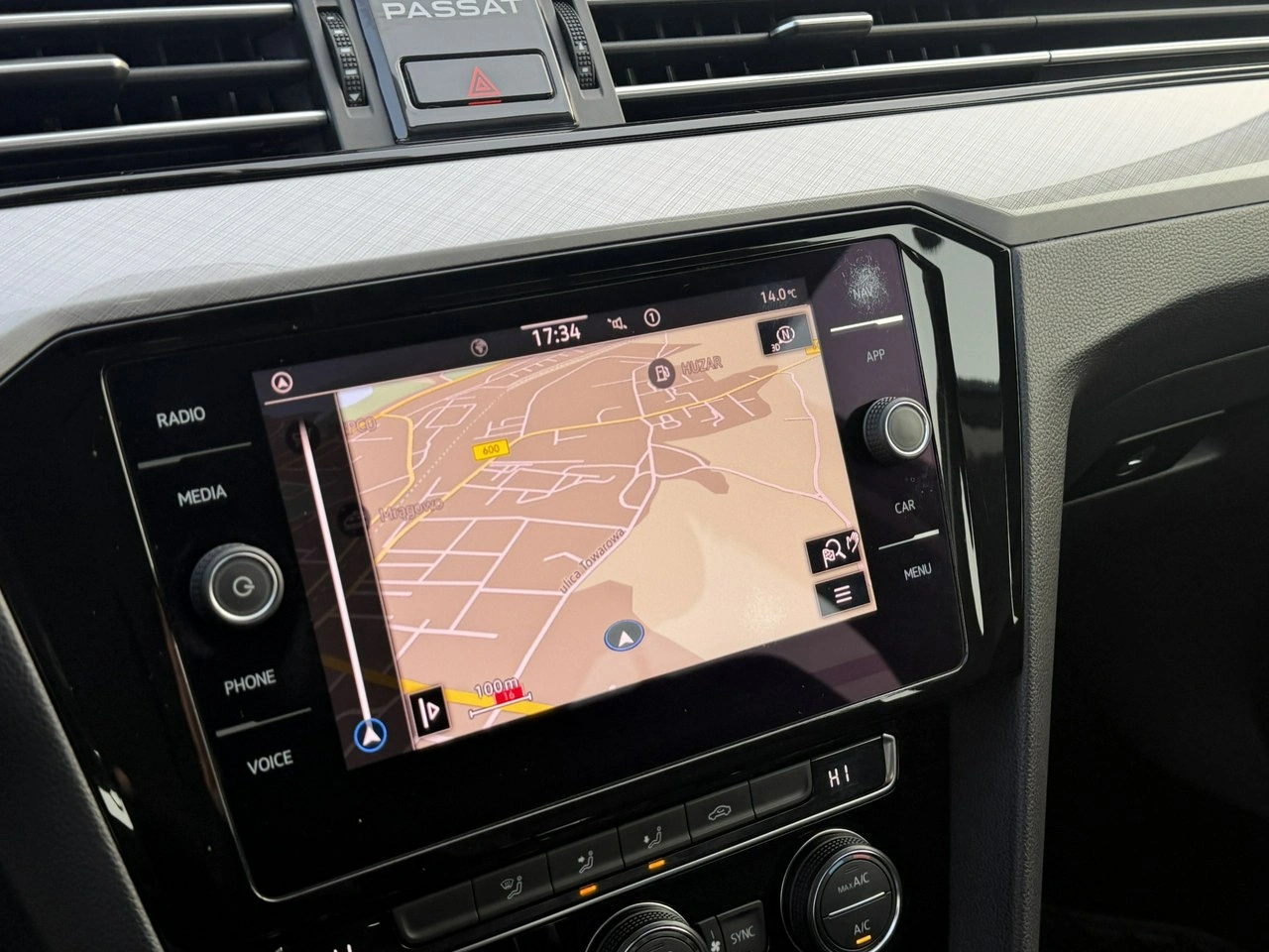 Volkswagen Passat - Zdjęcie 24