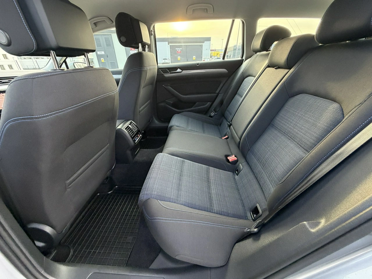 Volkswagen Passat - Zdjęcie 31