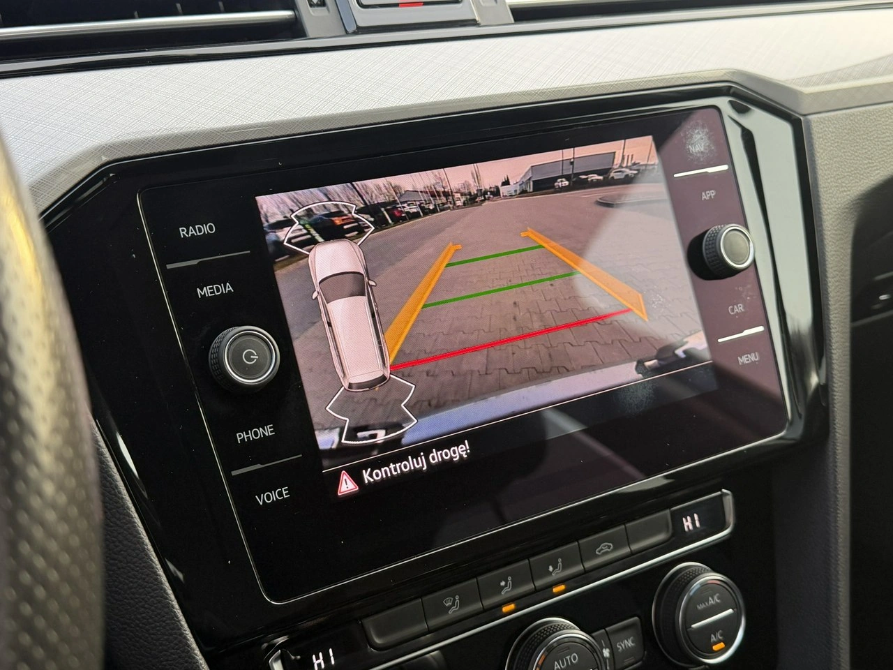 Volkswagen Passat - Zdjęcie 25