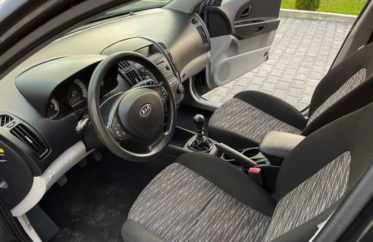 Kia Ceed - Zdjęcie 10