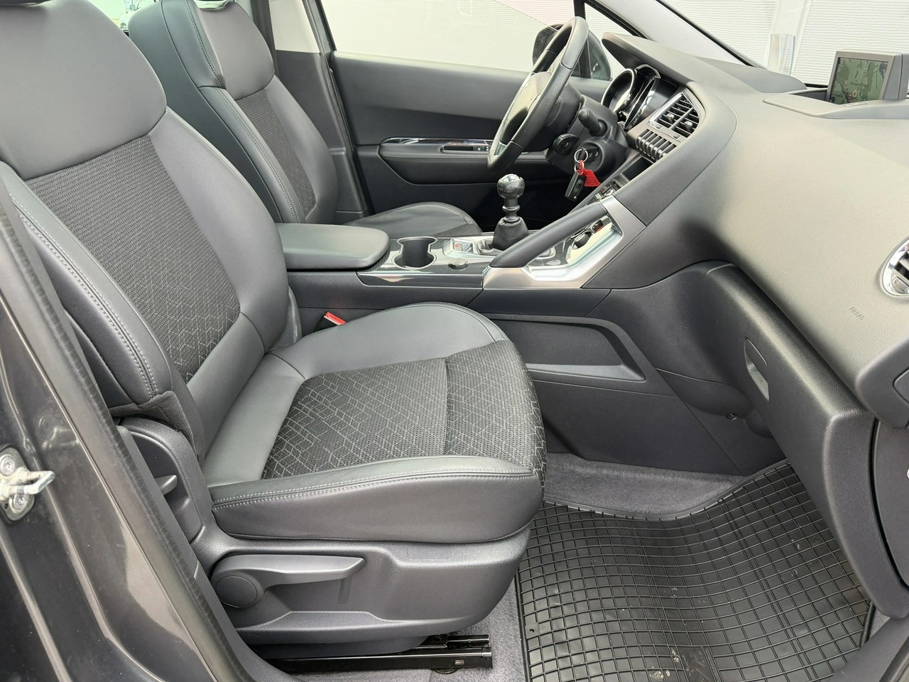 Peugeot 3008 - Zdjęcie 31