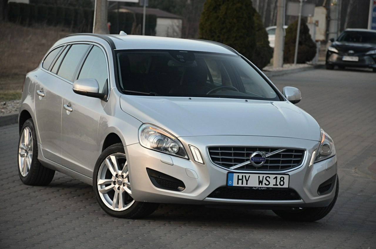 Volvo V60 - Główne zdjęcie