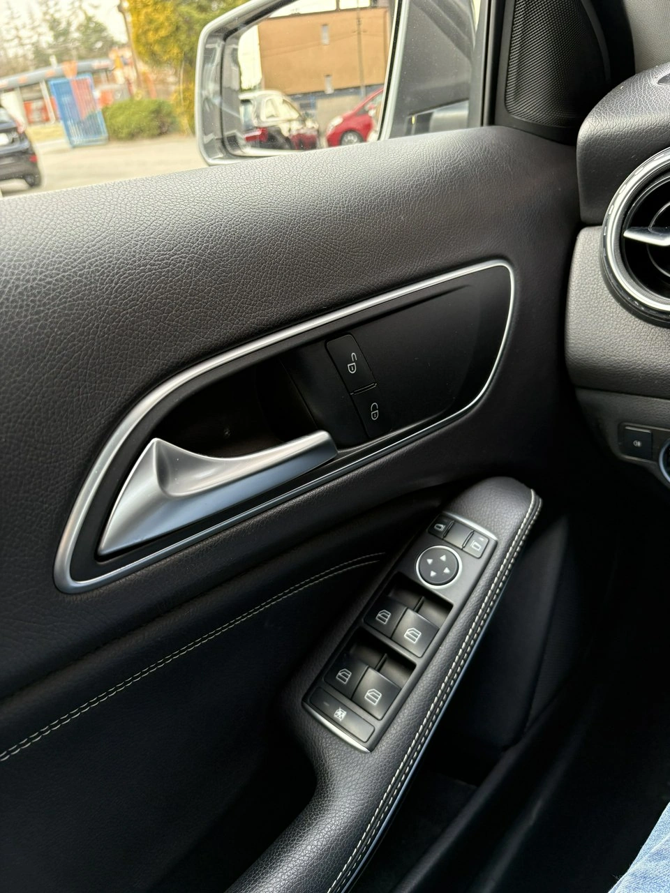 Mercedes GLA 200 - Zdjęcie 24