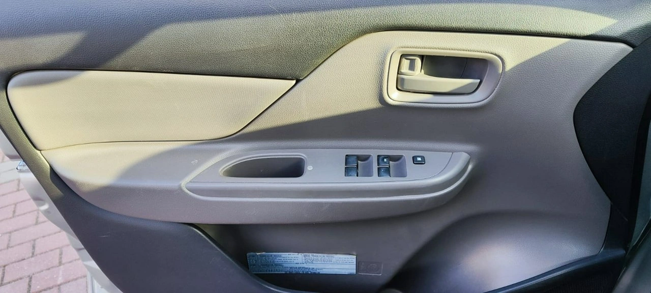 Mitsubishi L200 - Zdjęcie 23