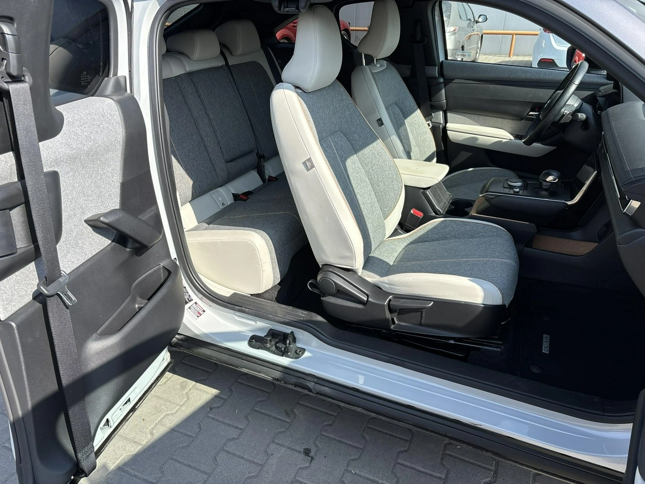 Mazda MX-30 - Zdjęcie 16