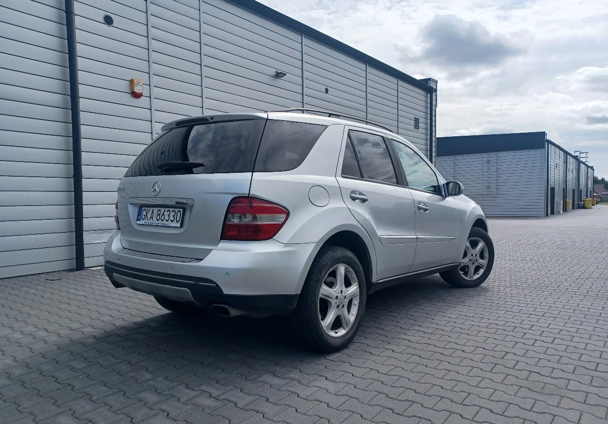 Mercedes-Benz ML - Zdjęcie 8