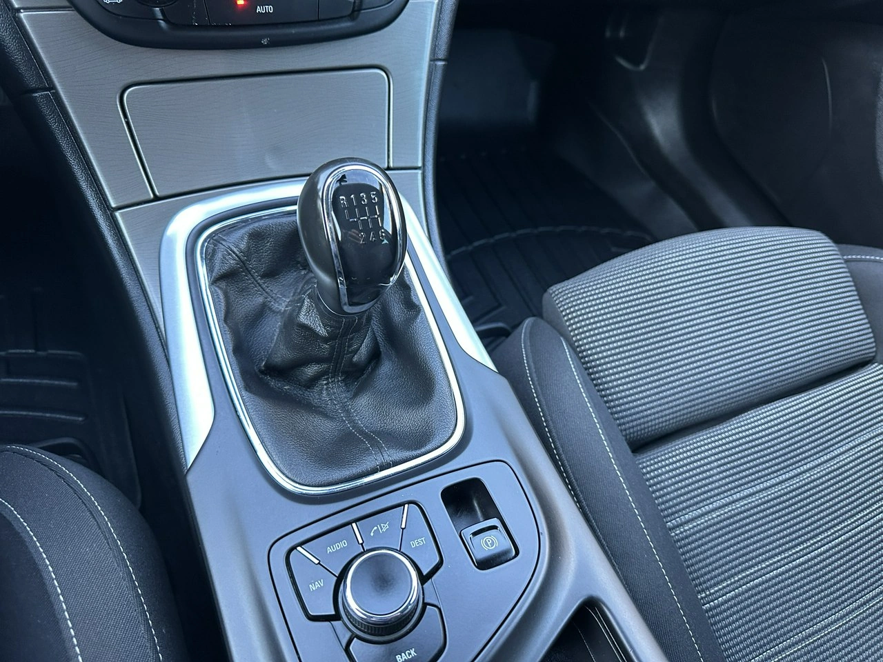 Opel Insignia - Zdjęcie 22