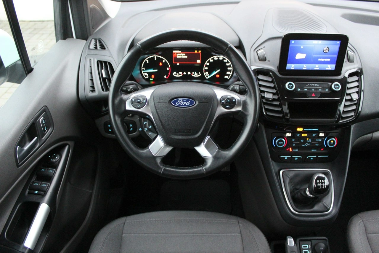 Ford Tourneo Connect - Zdjęcie 11