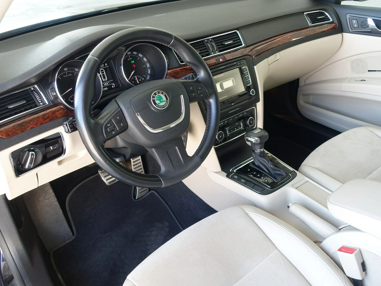 Skoda Superb - Zdjęcie 12