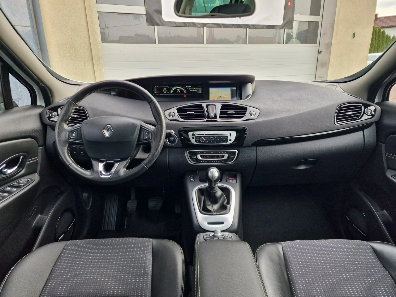 Renault Scenic - Zdjęcie 16