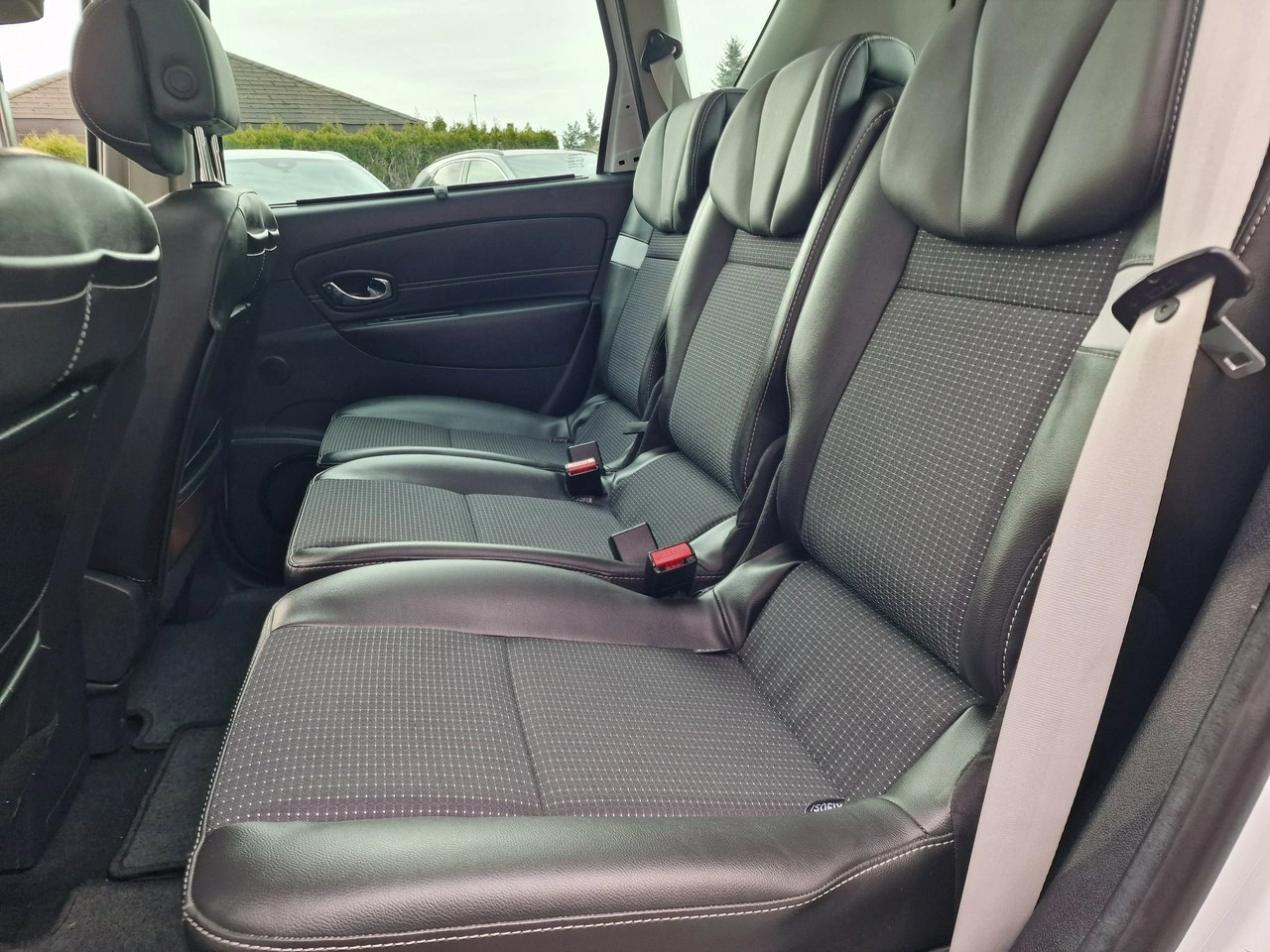 Renault Scenic - Zdjęcie 21