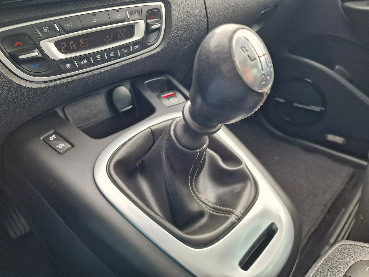 Renault Scenic - Zdjęcie 31