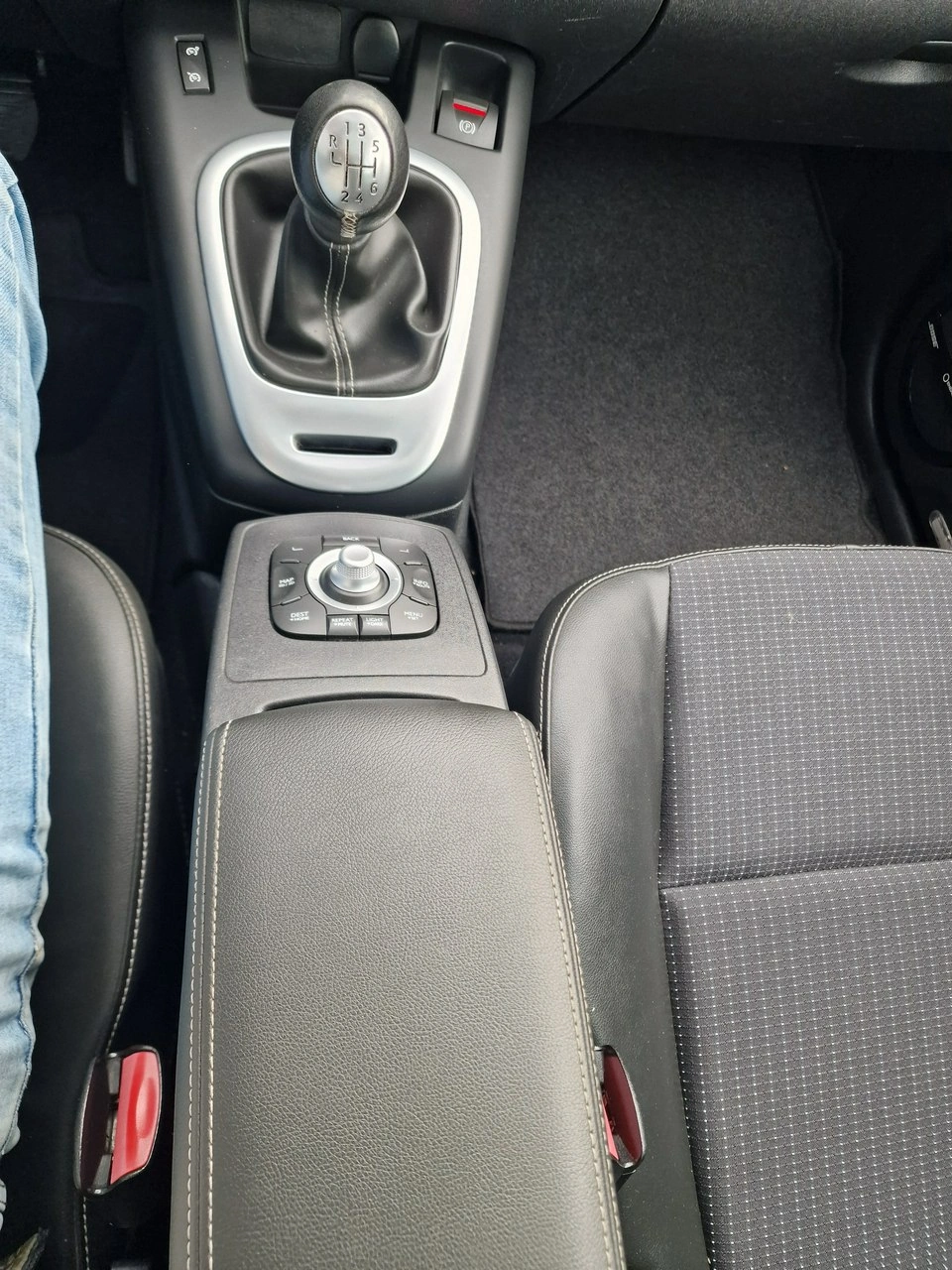 Renault Scenic - Zdjęcie 32