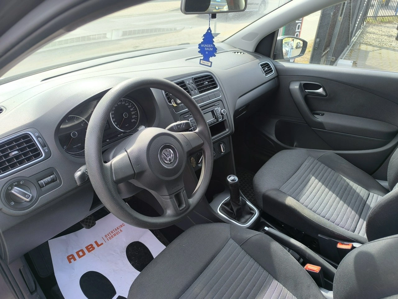 Volkswagen Polo - Zdjęcie 12