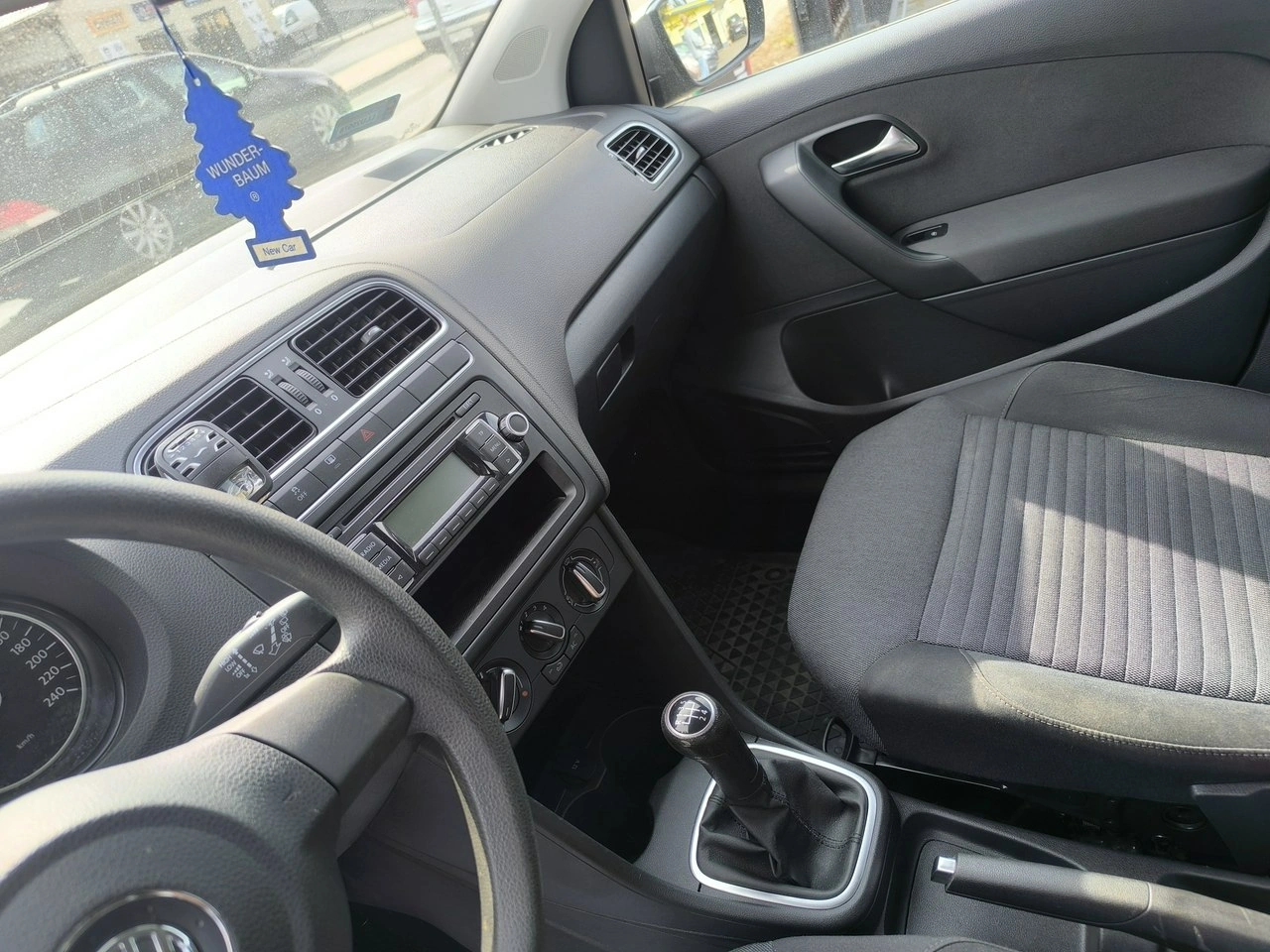 Volkswagen Polo - Zdjęcie 13