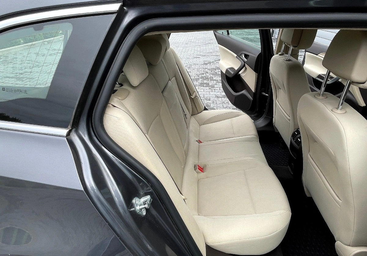 Opel Insignia - Zdjęcie 16