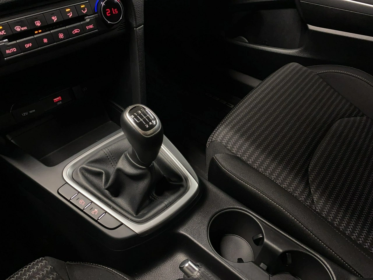 Kia XCeed - Zdjęcie 28