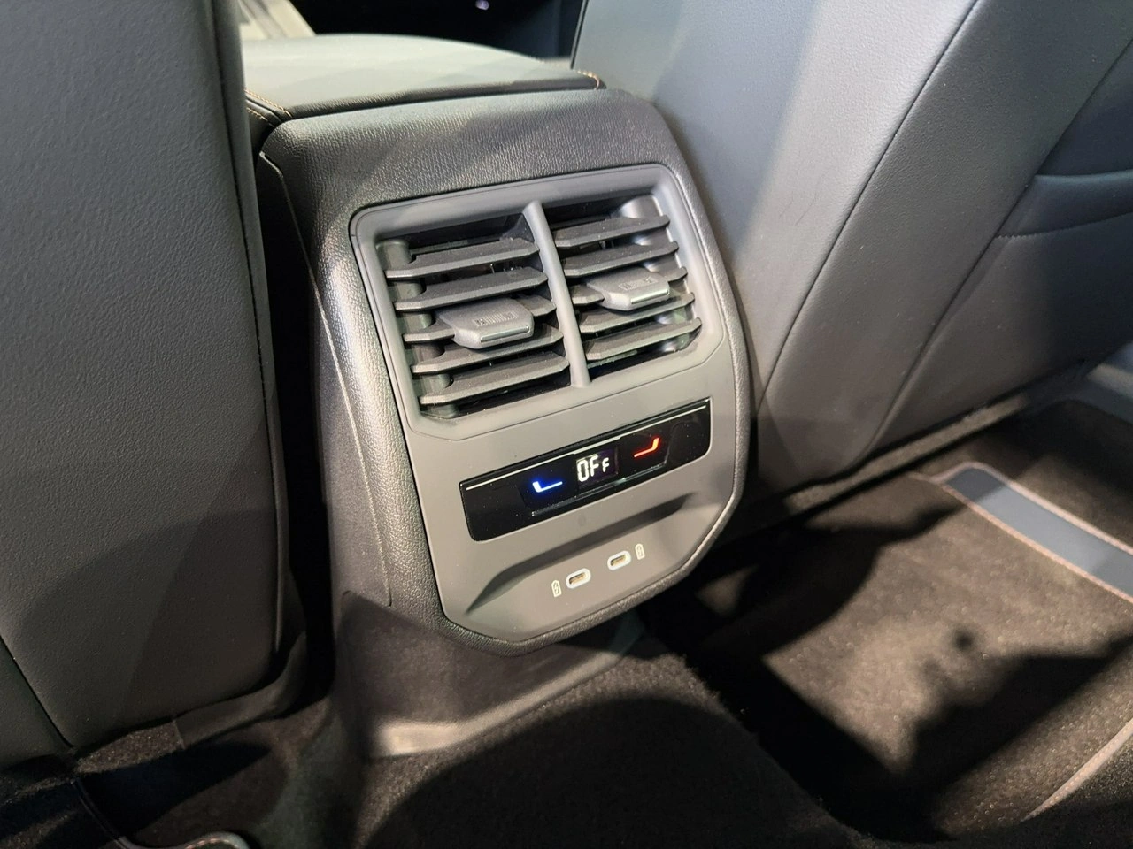 Cupra Leon Sportstourer - Zdjęcie 15