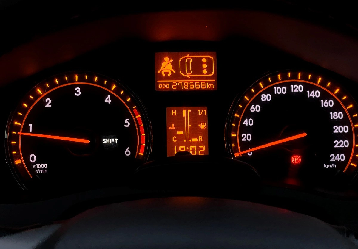 Toyota Avensis - Zdjęcie 25