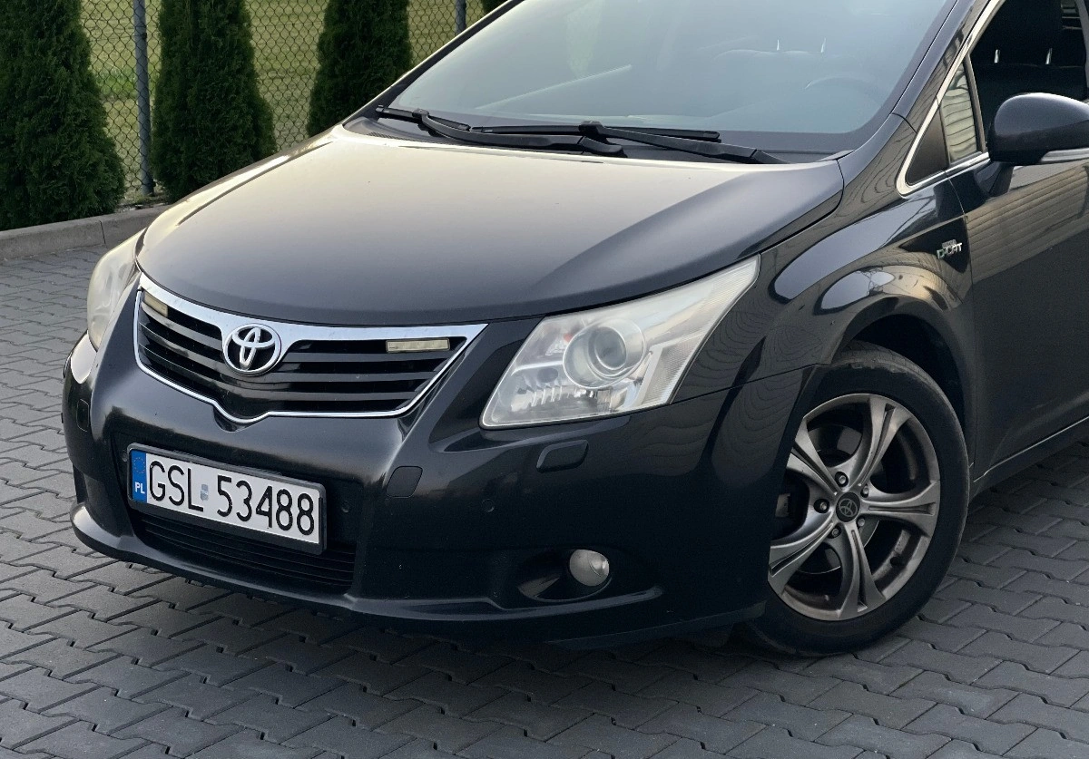 Toyota Avensis - Zdjęcie 10