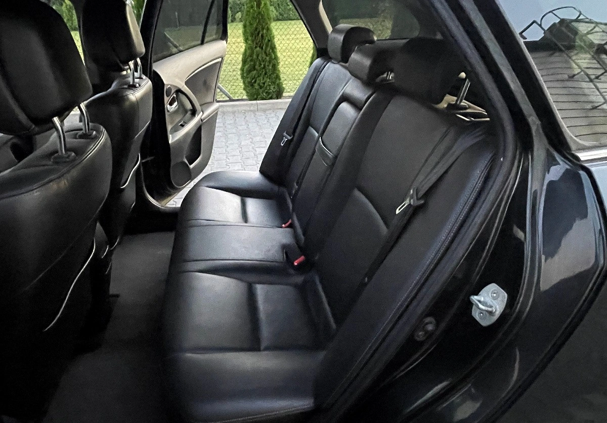 Toyota Avensis - Zdjęcie 15