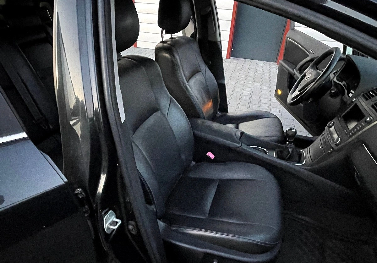 Toyota Avensis - Zdjęcie 18