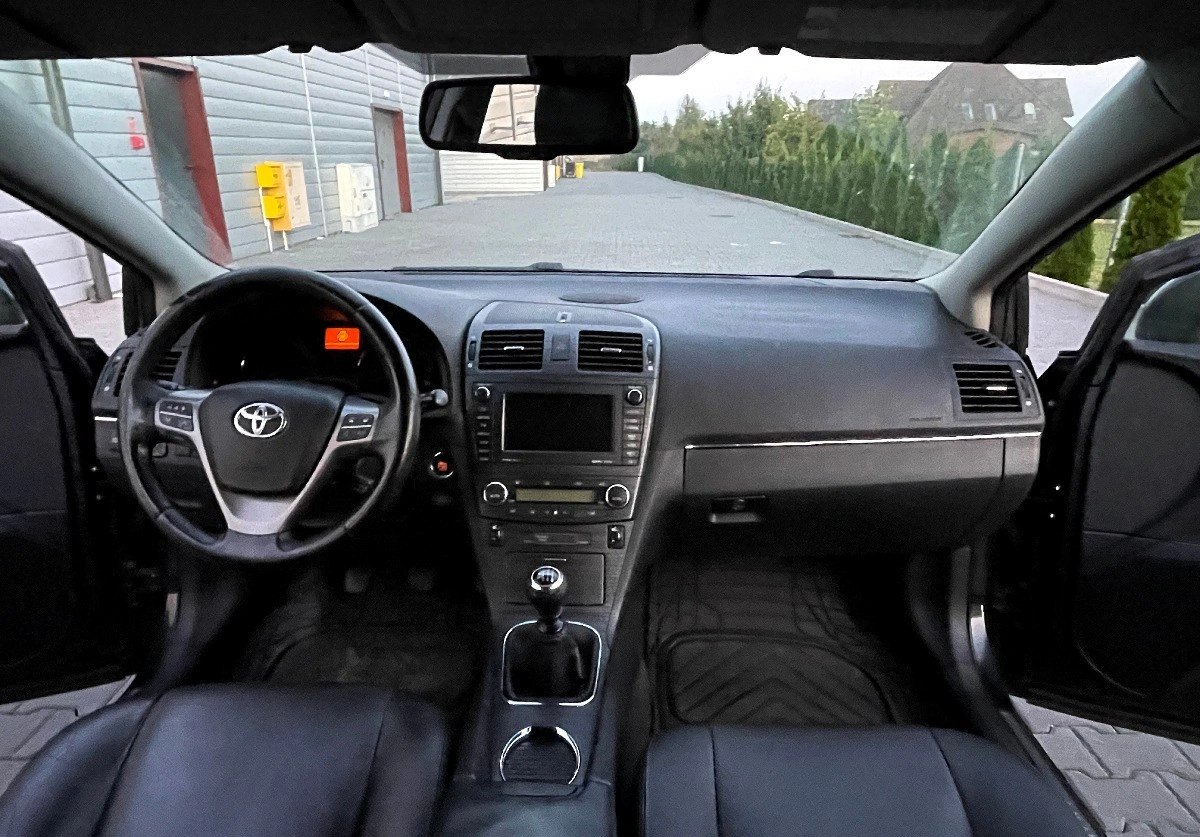 Toyota Avensis - Zdjęcie 19