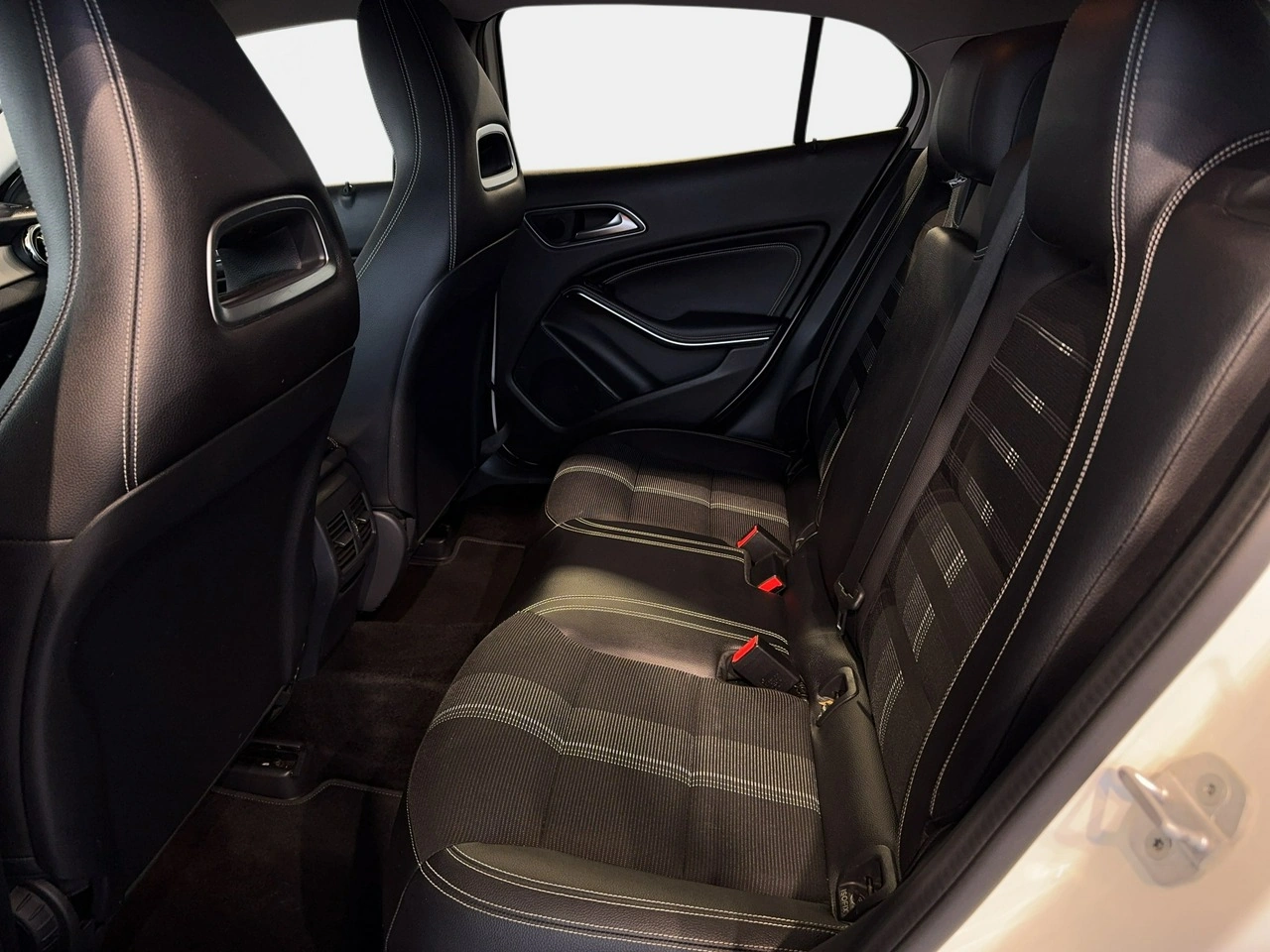 Mercedes GLA 200 - Zdjęcie 12