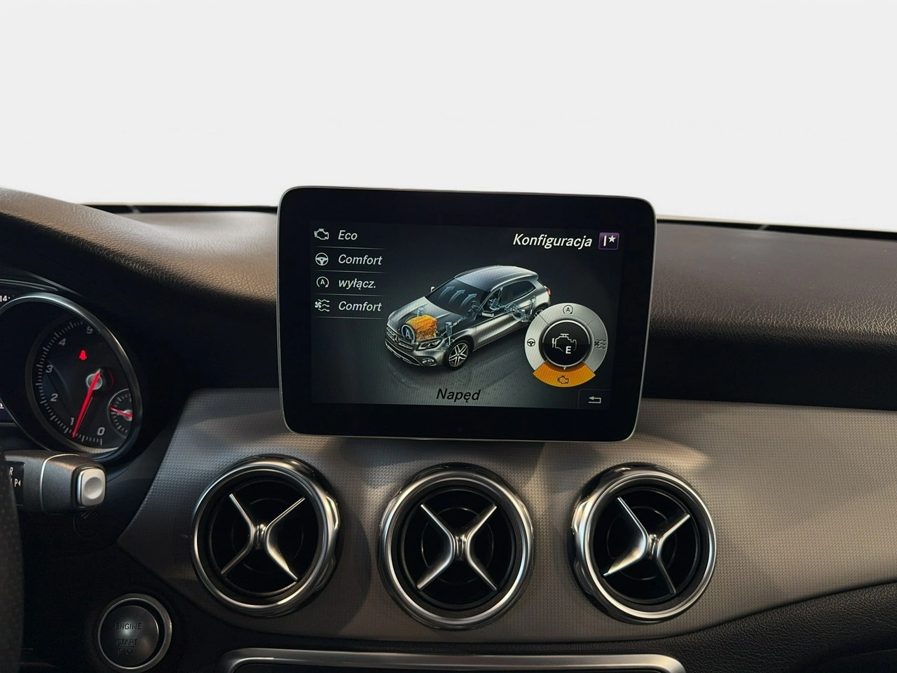 Mercedes GLA 200 - Zdjęcie 22