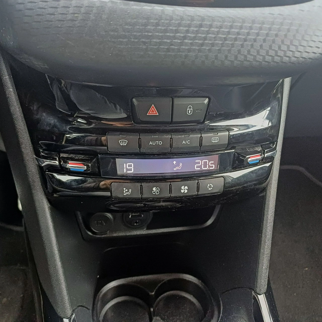 Peugeot 2008 - Zdjęcie 16