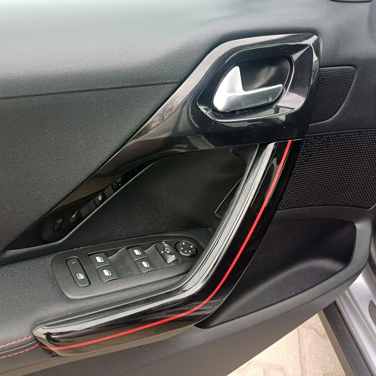 Peugeot 2008 - Zdjęcie 20