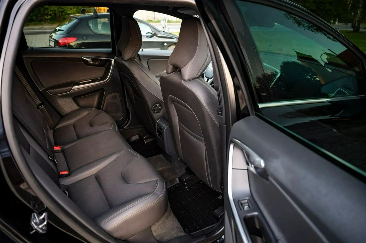 Volvo XC 60 - Zdjęcie 22