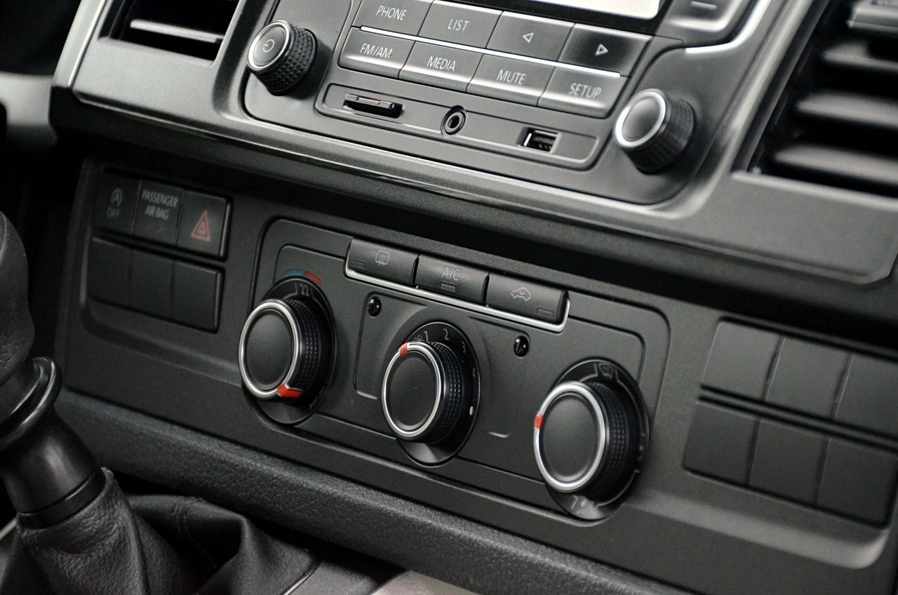 Volkswagen Transporter - Zdjęcie 18