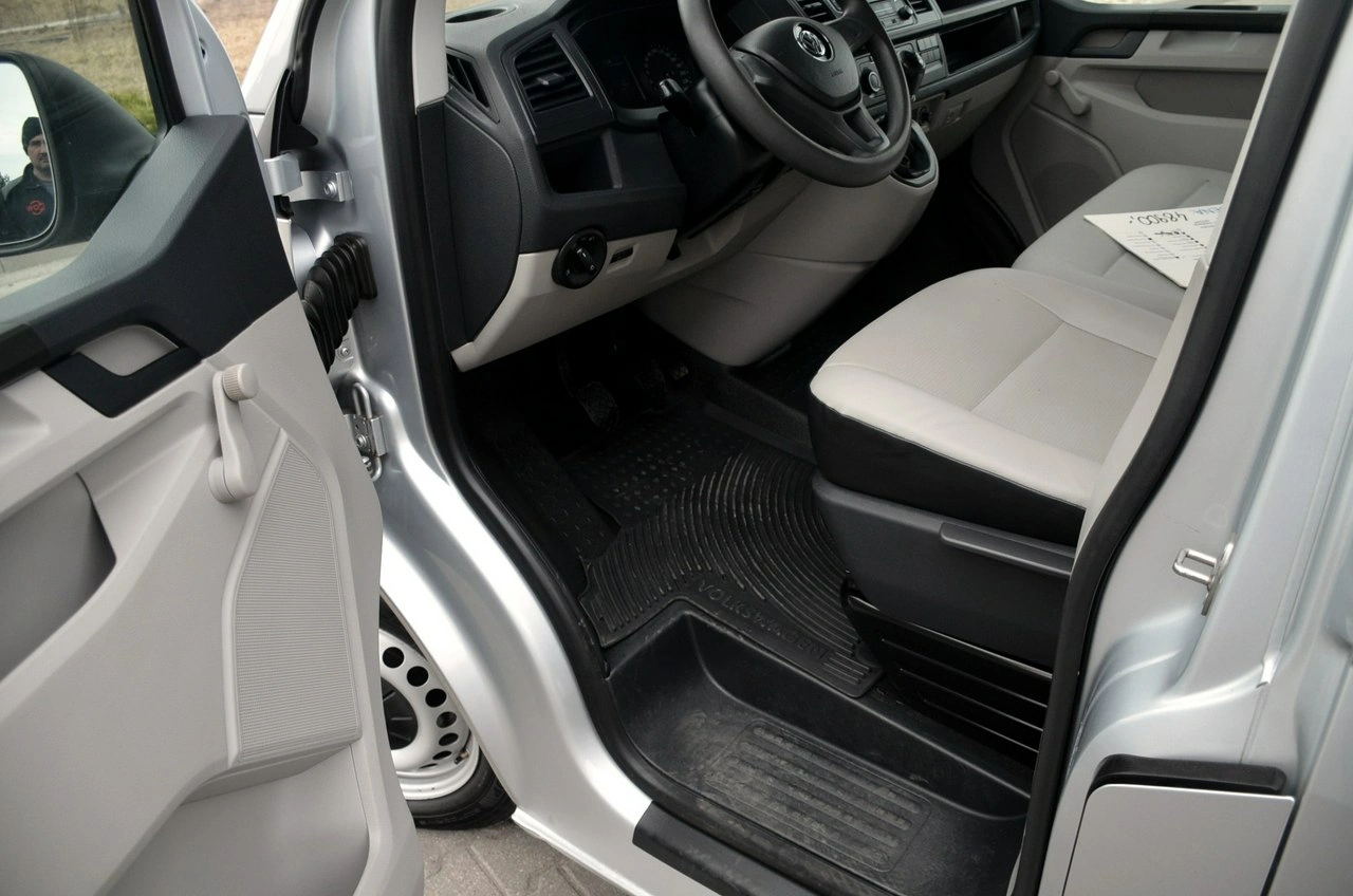 Volkswagen Transporter - Zdjęcie 19