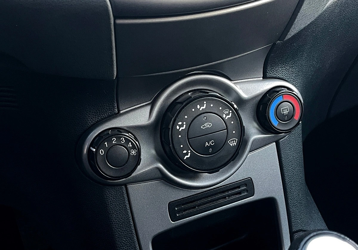 Ford Fiesta - Zdjęcie 23