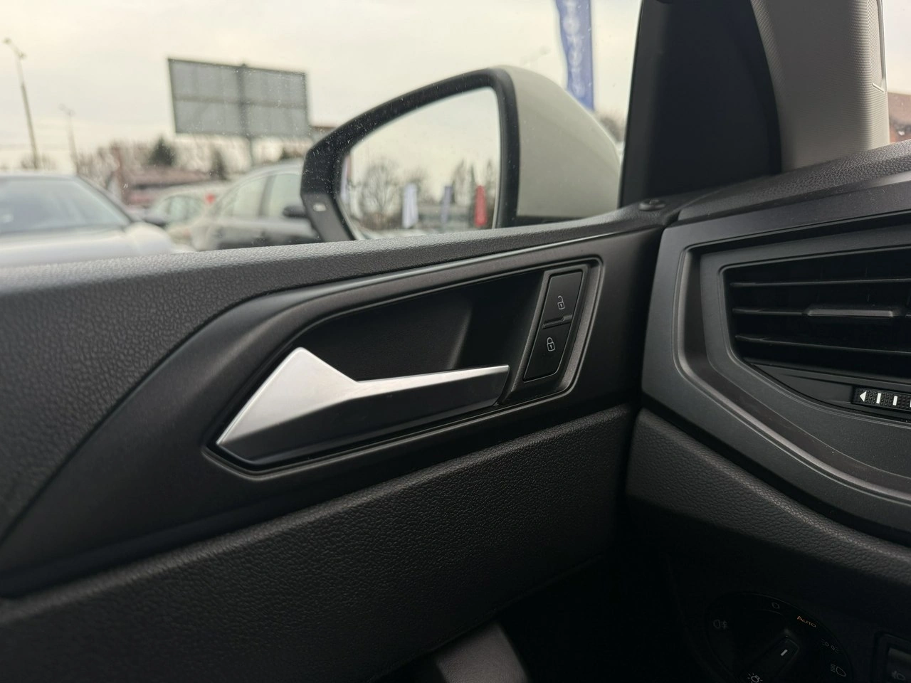 Volkswagen Polo - Zdjęcie 19