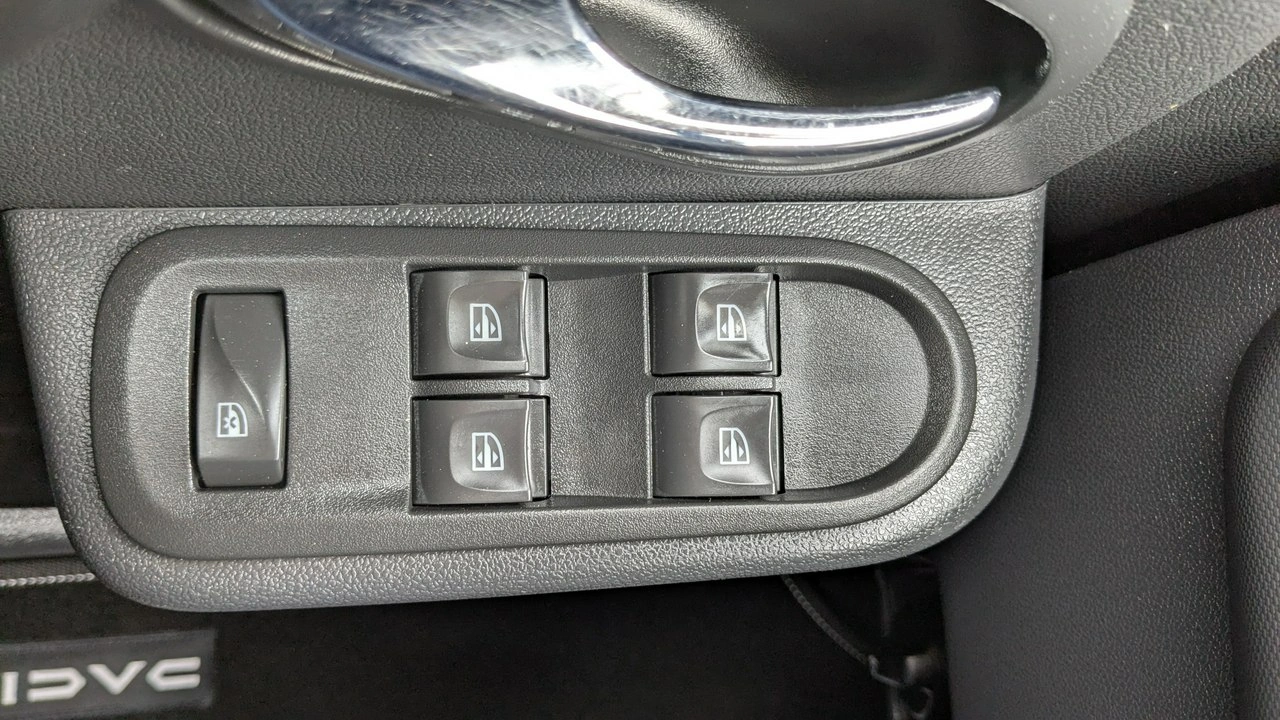 Dacia Duster - Zdjęcie 28