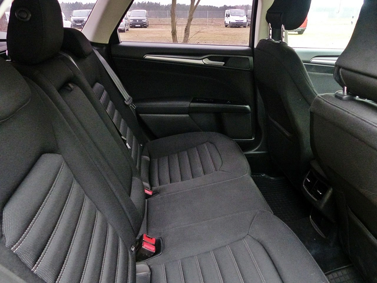 Ford Mondeo - Zdjęcie 23