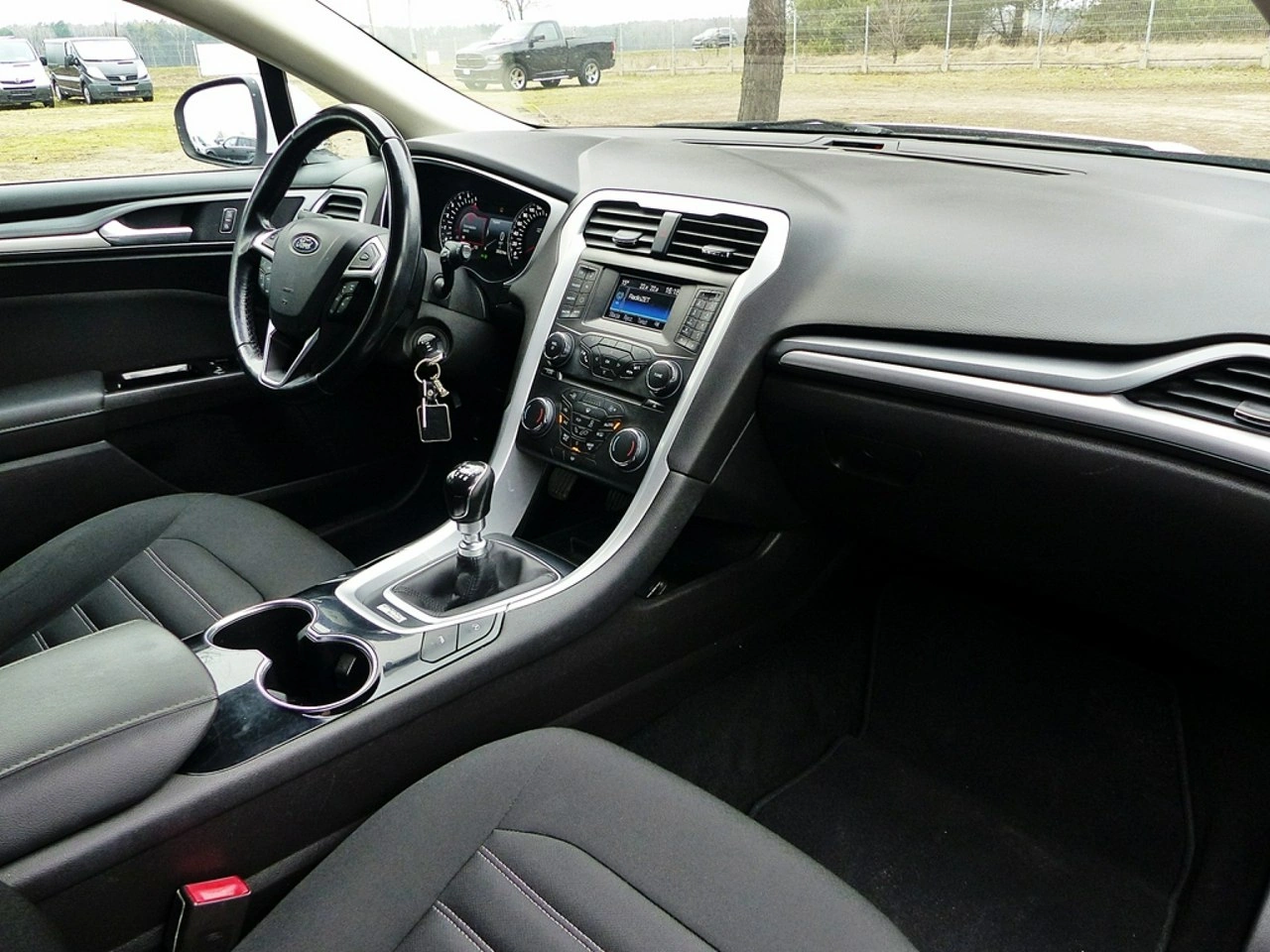 Ford Mondeo - Zdjęcie 24