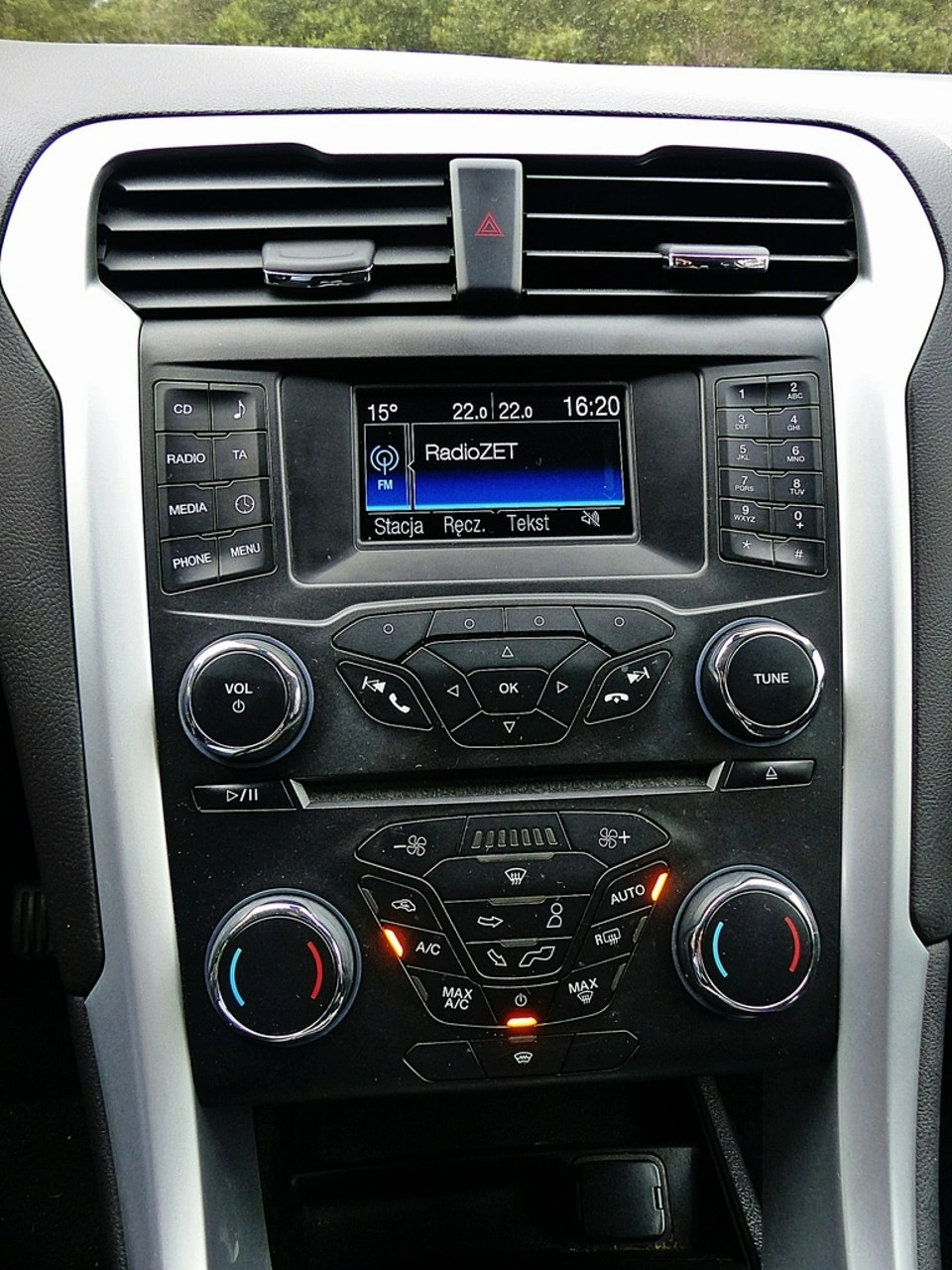 Ford Mondeo - Zdjęcie 30