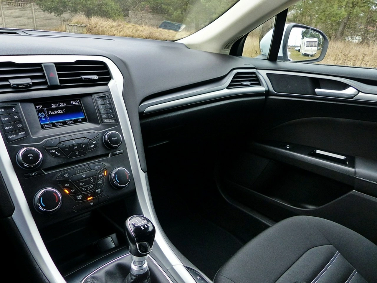 Ford Mondeo - Zdjęcie 33