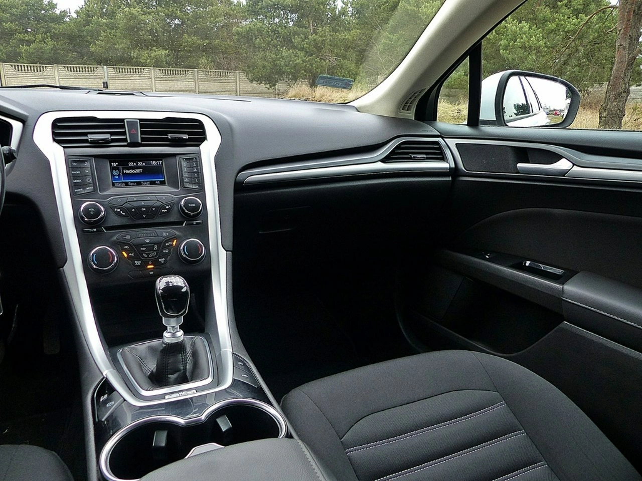 Ford Mondeo - Zdjęcie 36