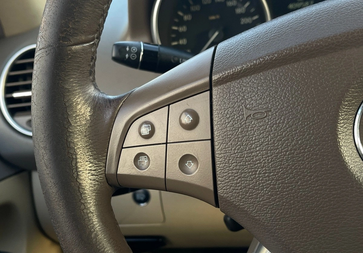 Mercedes-Benz ML - Zdjęcie 24