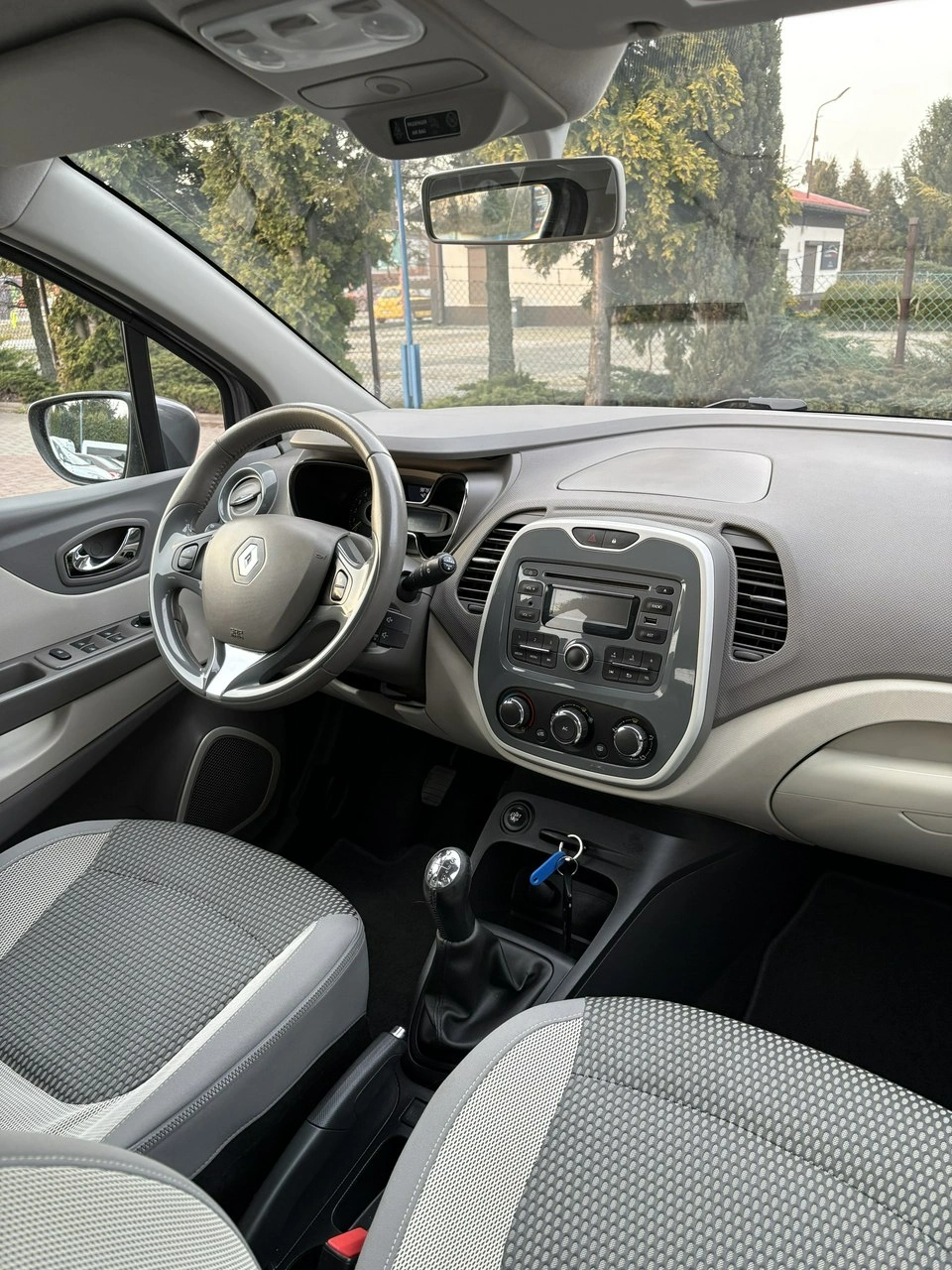 Renault Captur - Zdjęcie 9