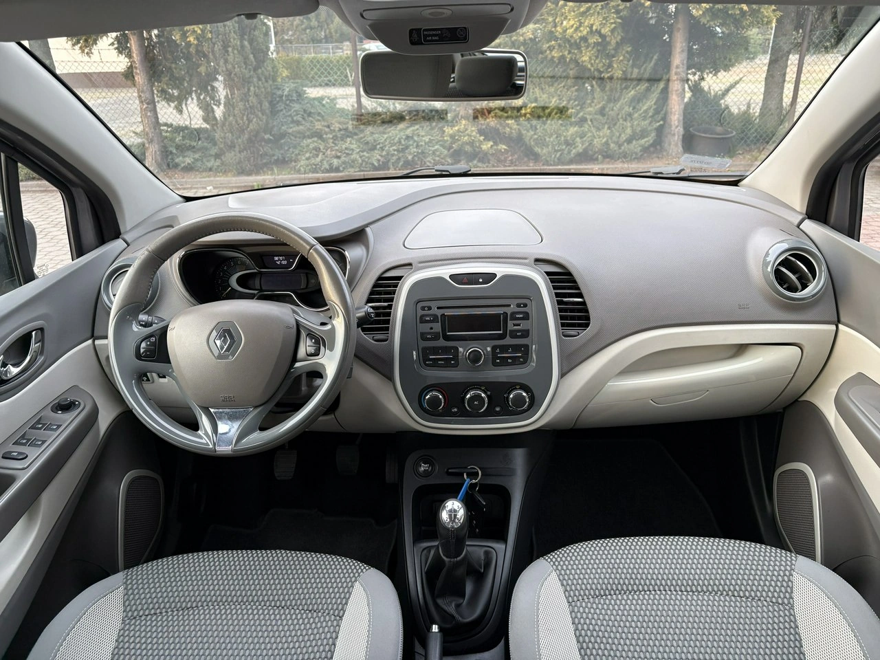 Renault Captur - Zdjęcie 10