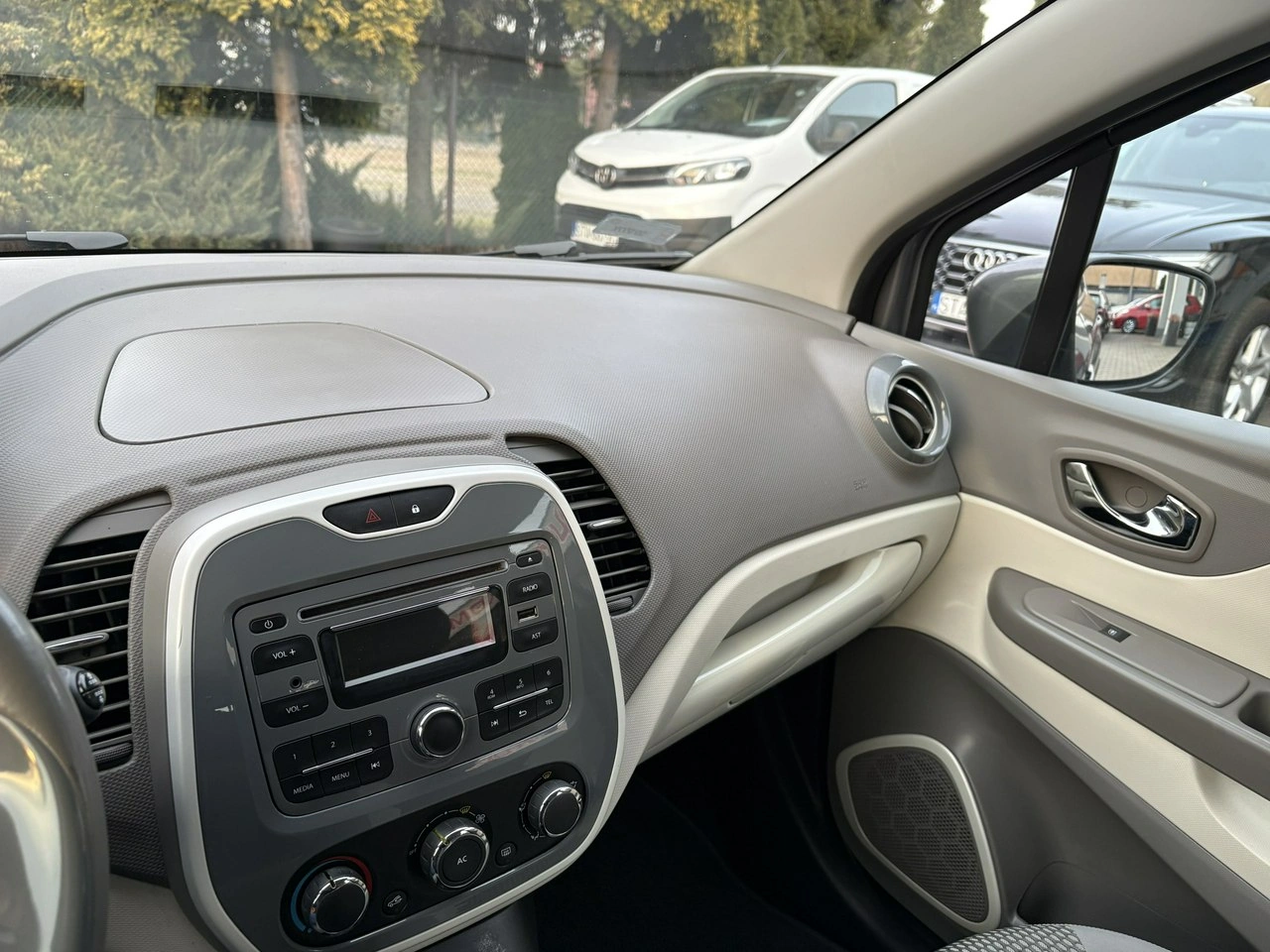 Renault Captur - Zdjęcie 11