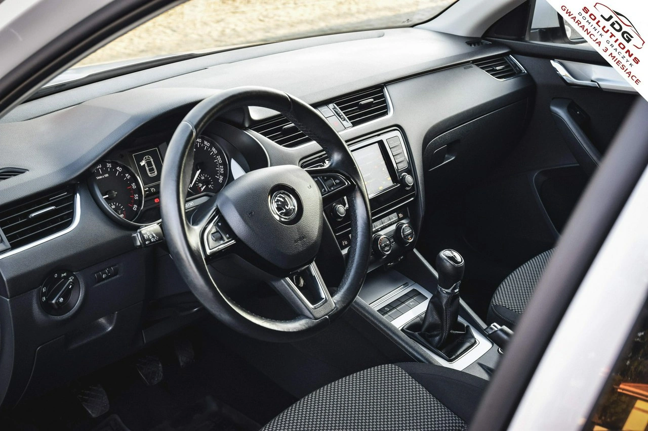 Skoda Octavia - Zdjęcie 17